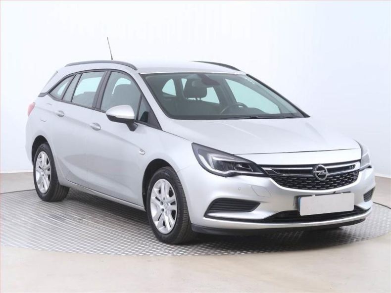 Opel Astra - hlavní foto