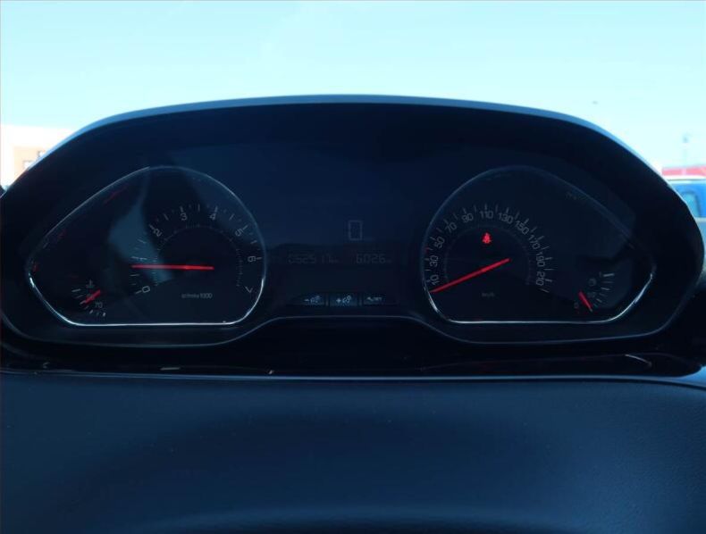 Peugeot 208 - hlavní fotka