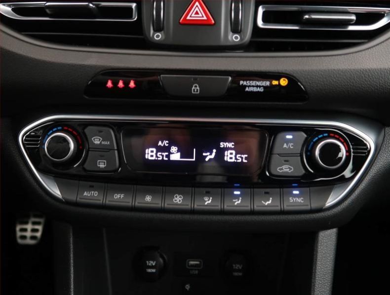 Hyundai i30 - hlavní fotka