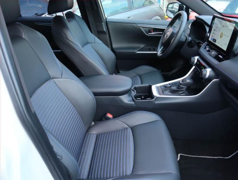 Toyota RAV 4 - hlavní fotka