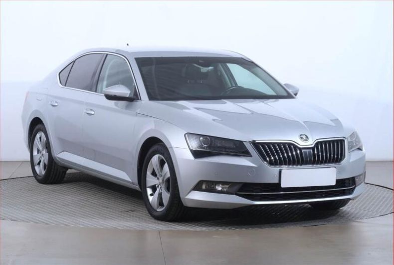 Škoda Superb - hlavní foto