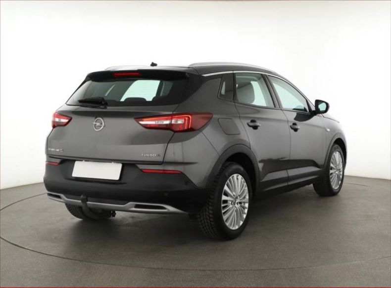 Opel Grandland X - hlavní fotka