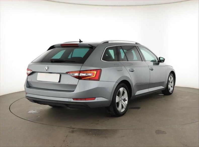 Škoda Superb - hlavní fotka