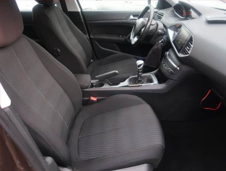 Peugeot 308 - hlavní fotka