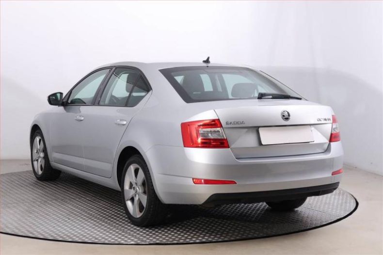 Škoda Octavia - hlavní fotka
