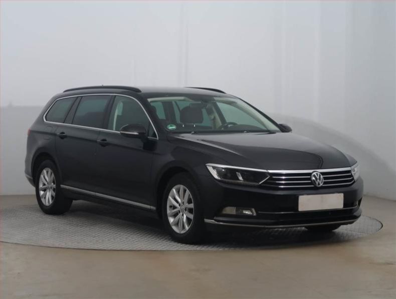 Volkswagen Passat - hlavní foto
