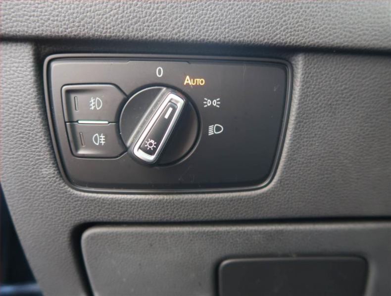 Volkswagen Passat - hlavní fotka