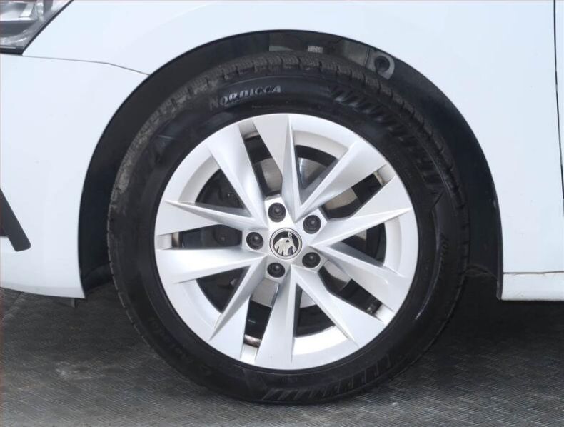 Škoda Octavia - hlavní fotka