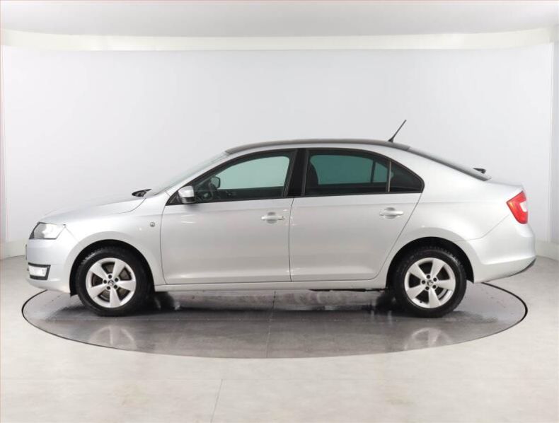 Škoda Rapid - hlavní fotka