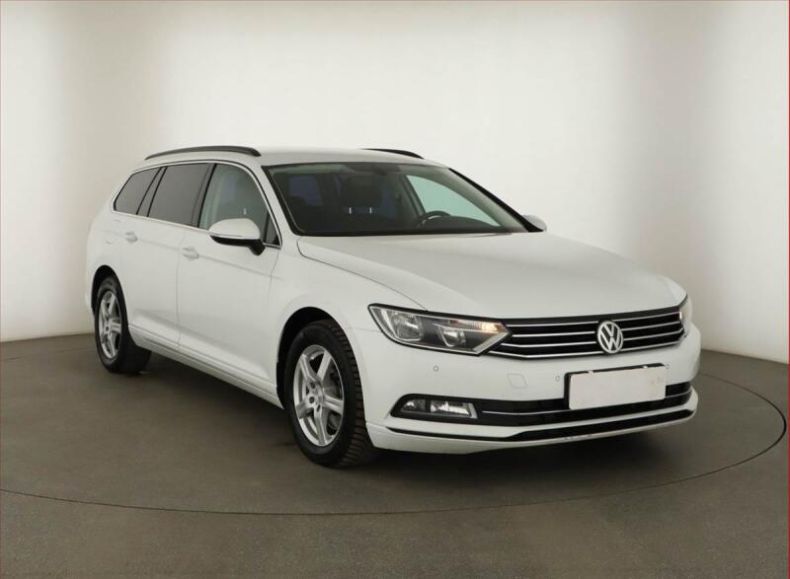 Volkswagen Passat - hlavní foto
