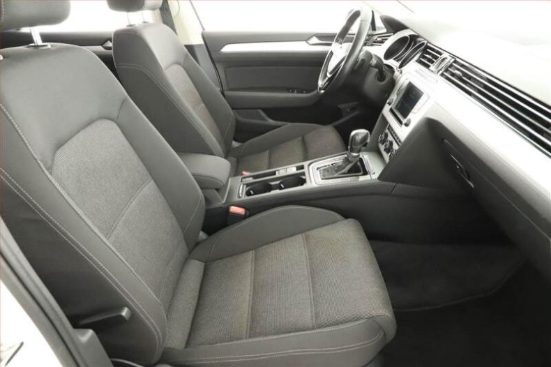 Volkswagen Passat - hlavní fotka