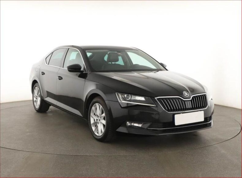 Škoda Superb - hlavní foto