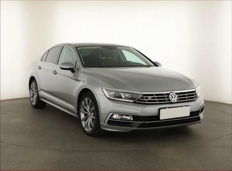 Volkswagen Passat - hlavní fotka inzerátu