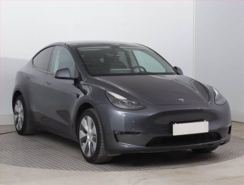 Tesla Model Y - hlavní fotka inzerátu