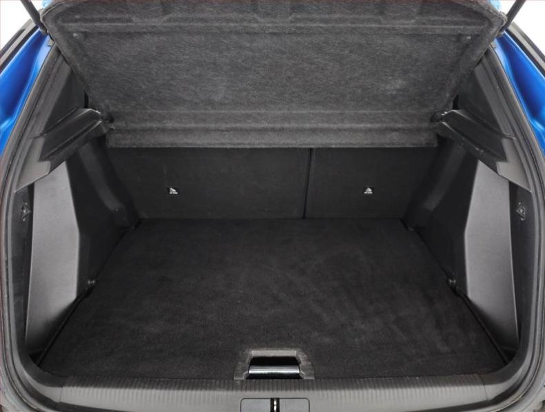 Peugeot 2008 - hlavní fotka