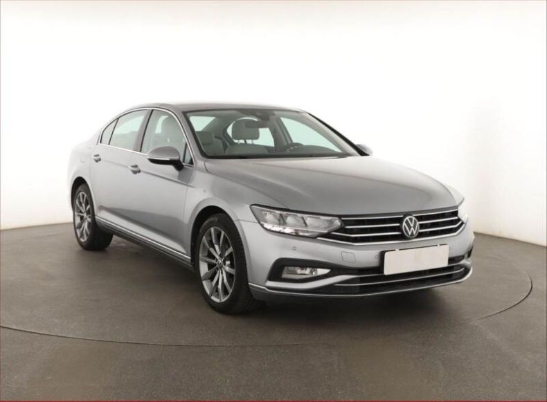 Volkswagen Passat - hlavní foto