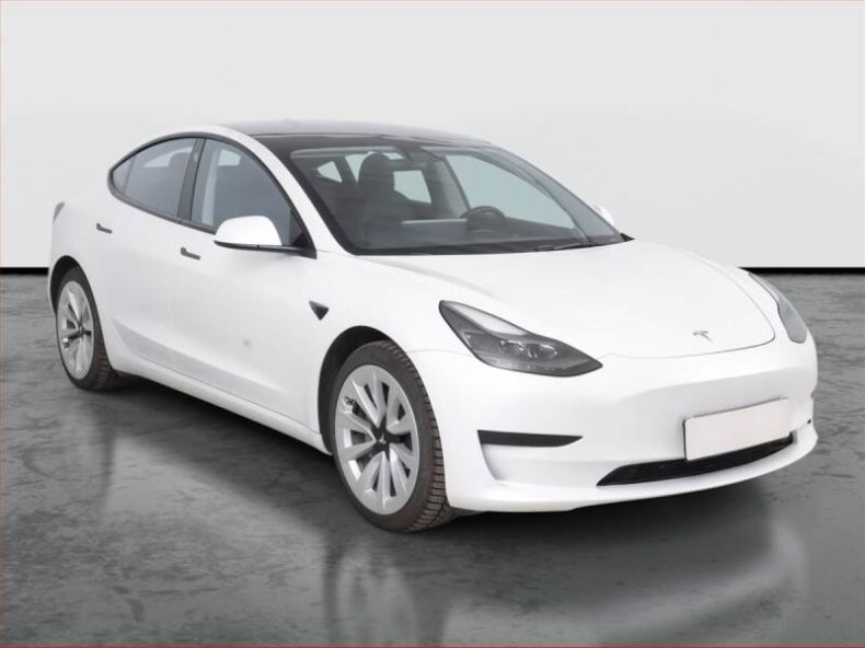 Tesla Model 3 - hlavní fotka inzerátu