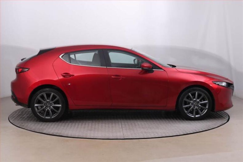 Mazda 3 - hlavní fotka