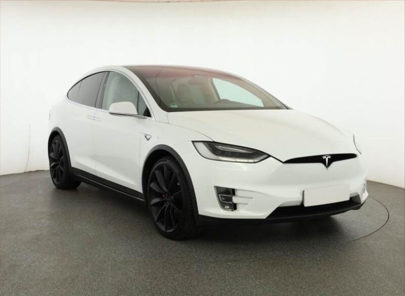 Tesla Model X - hlavní foto