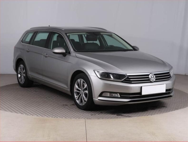 Volkswagen Passat - hlavní fotka inzerátu