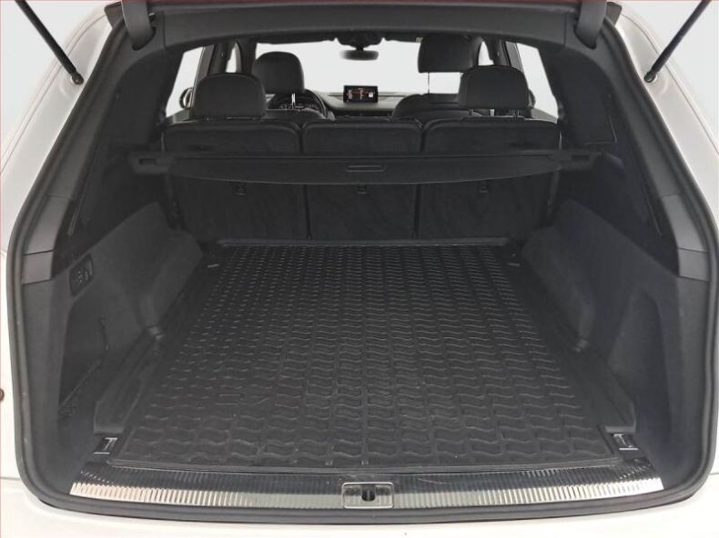 Audi Q7 - hlavní fotka