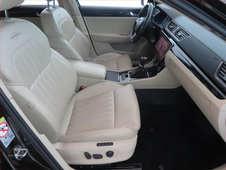 Škoda Superb - hlavní fotka