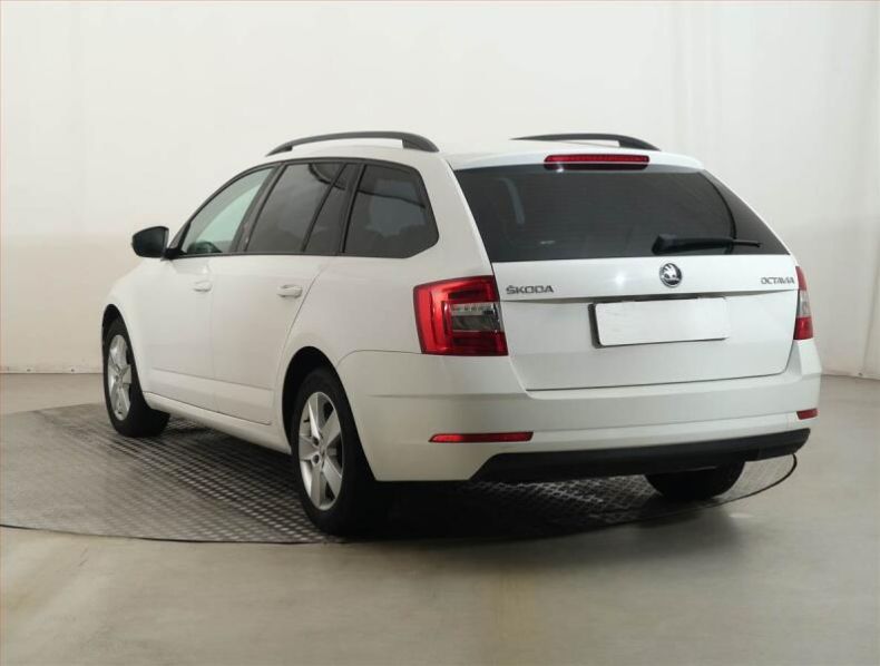Škoda Octavia - hlavní fotka