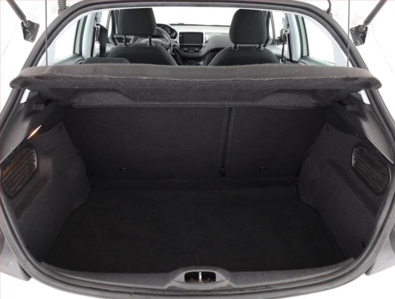 Peugeot 208 - hlavní fotka