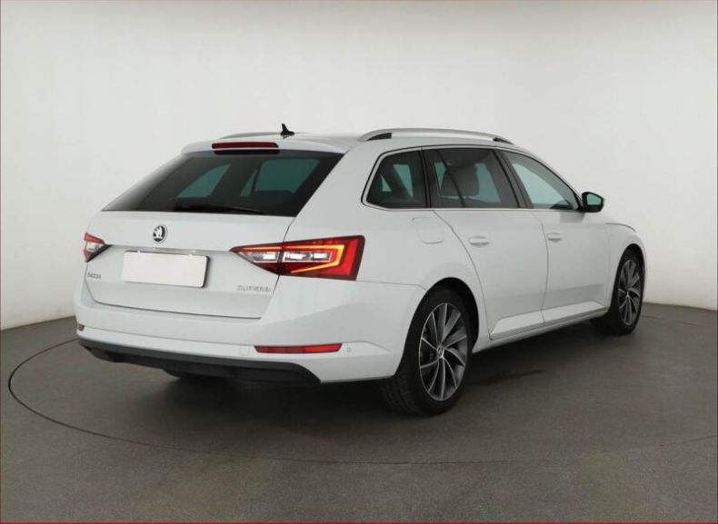 Škoda Superb - hlavní fotka