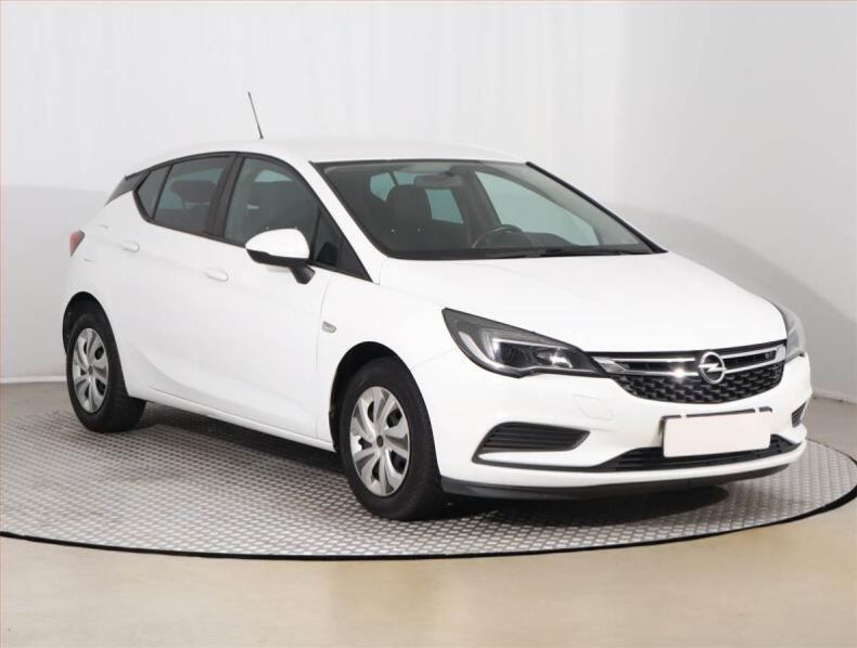 Opel Astra - hlavní foto