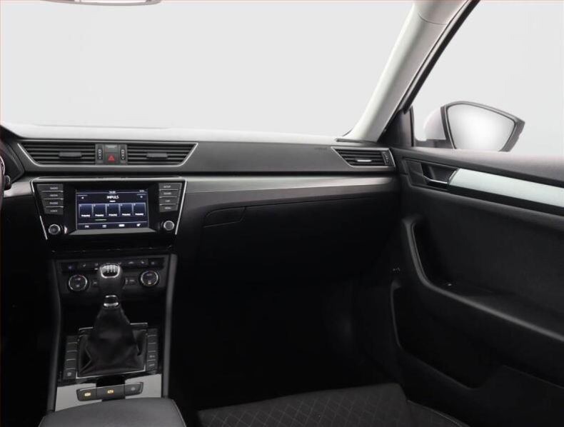 Škoda Superb - hlavní fotka