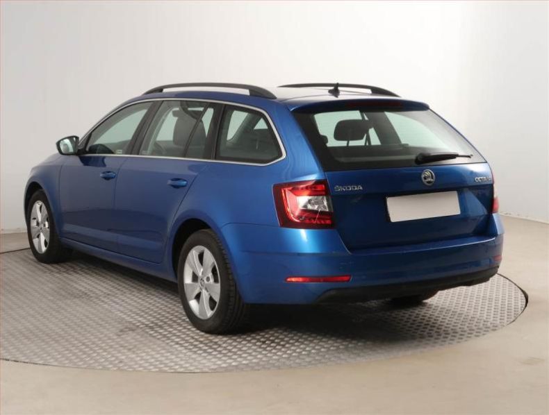 Škoda Octavia - hlavní fotka