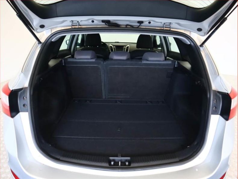 Hyundai i30 - hlavní fotka