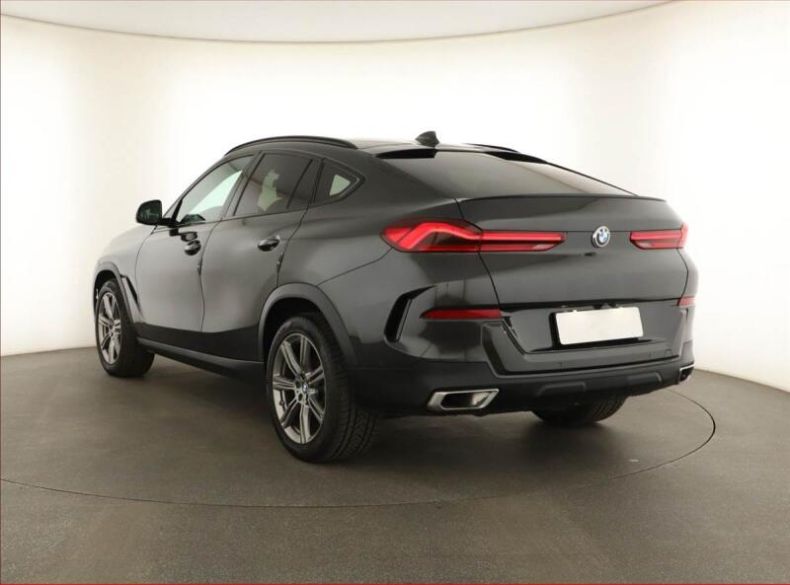 BMW X6 - hlavní fotka