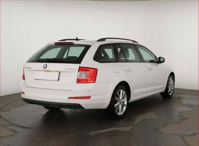 Škoda Octavia - hlavní fotka