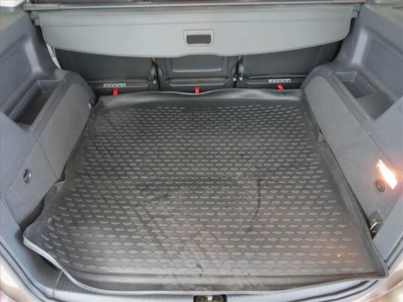 Volkswagen Touran - hlavní fotka