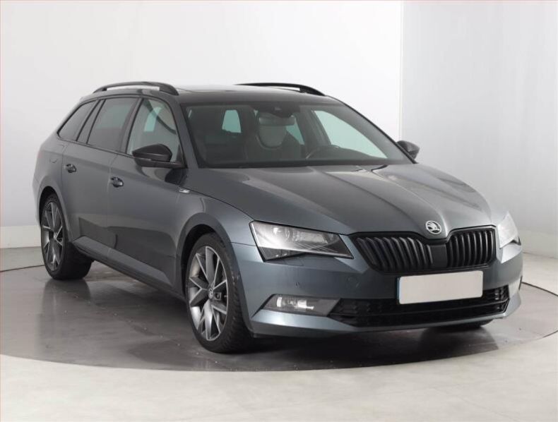 Škoda Superb - hlavní foto