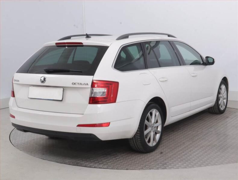 Škoda Octavia - hlavní fotka