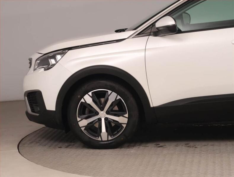Peugeot 5008 - hlavní fotka