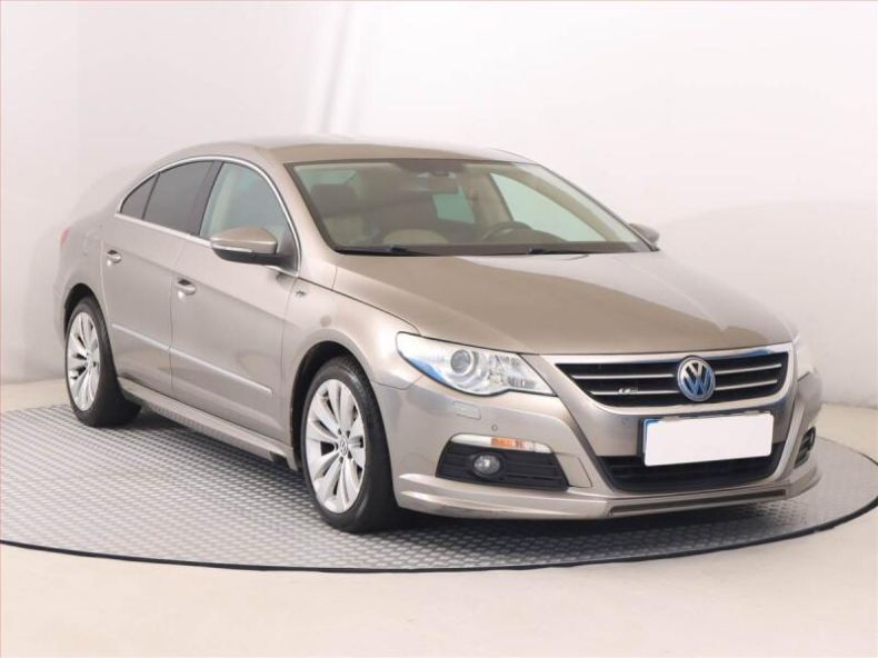 Volkswagen Passat - hlavní foto