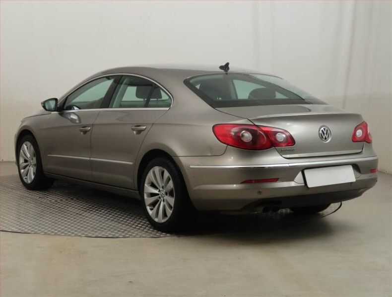 Volkswagen Passat - hlavní fotka