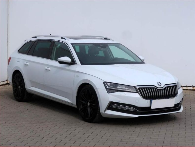 Škoda Superb - hlavní foto