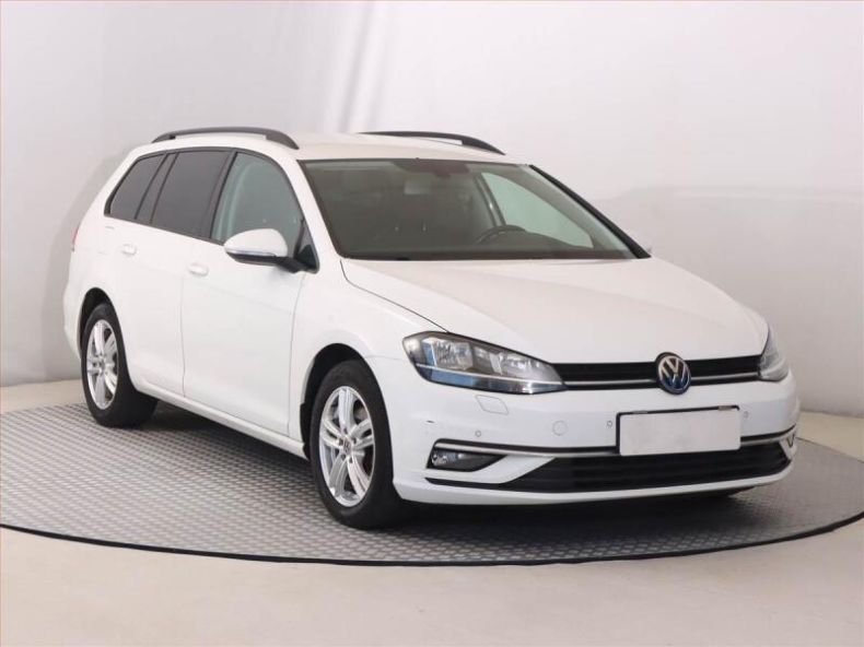 Volkswagen Golf - hlavní foto