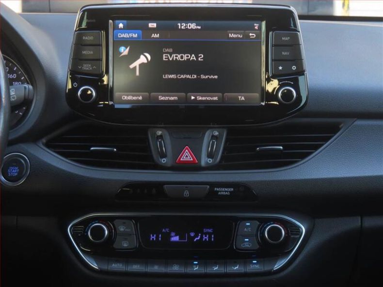 Hyundai i30 - hlavní fotka