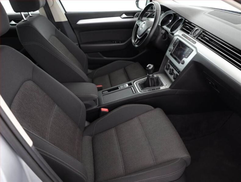 Volkswagen Passat - hlavní fotka