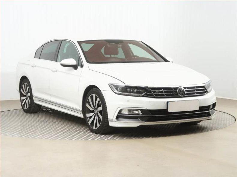 Volkswagen Passat - hlavní foto