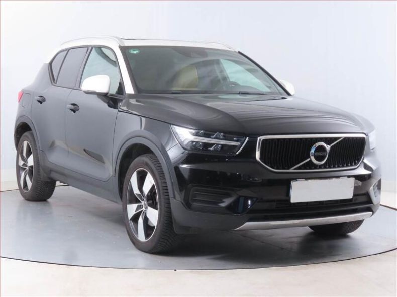 Volvo XC40 - hlavní foto