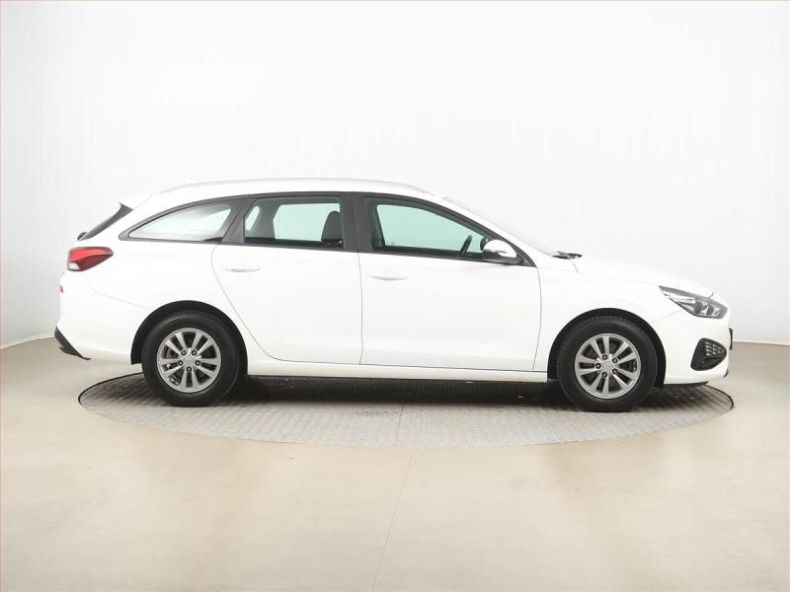 Hyundai i30 - hlavní fotka