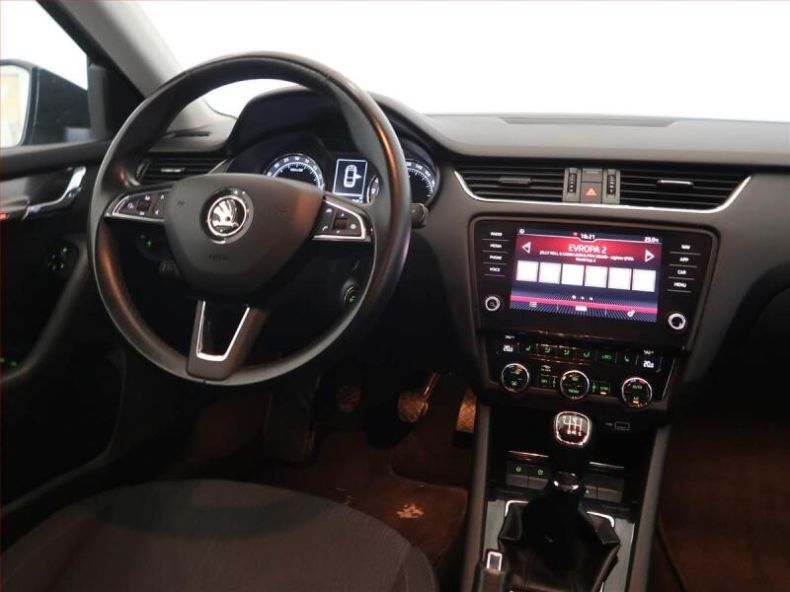 Škoda Octavia - hlavní fotka
