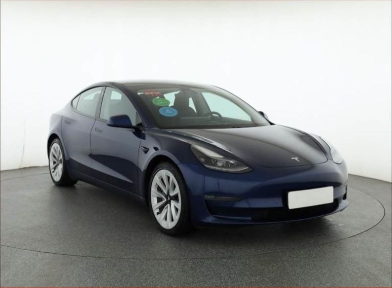 Tesla Model 3 - hlavní foto